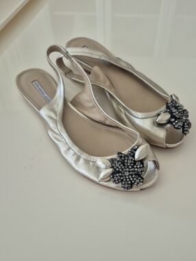 Vera Wang Genuine Leather Gold Shoes